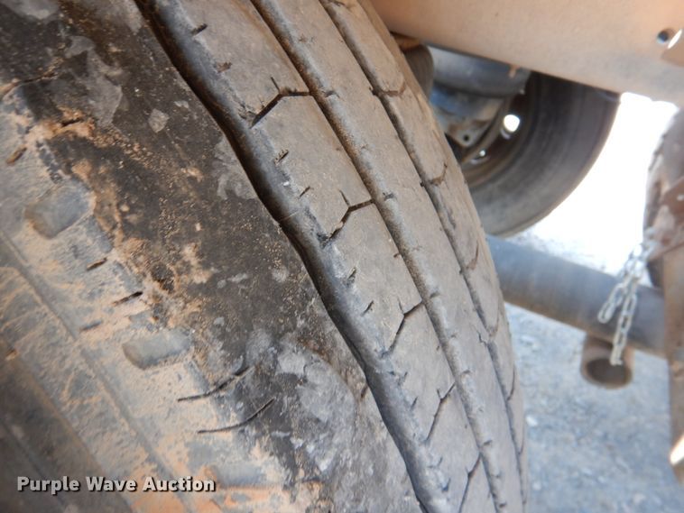 image for item DM3938 2012 Heil Trailer International  pneumatic dry bulk trailer