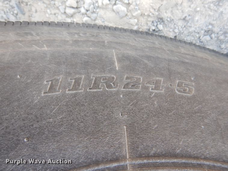 image for item DM3938 2012 Heil Trailer International  pneumatic dry bulk trailer