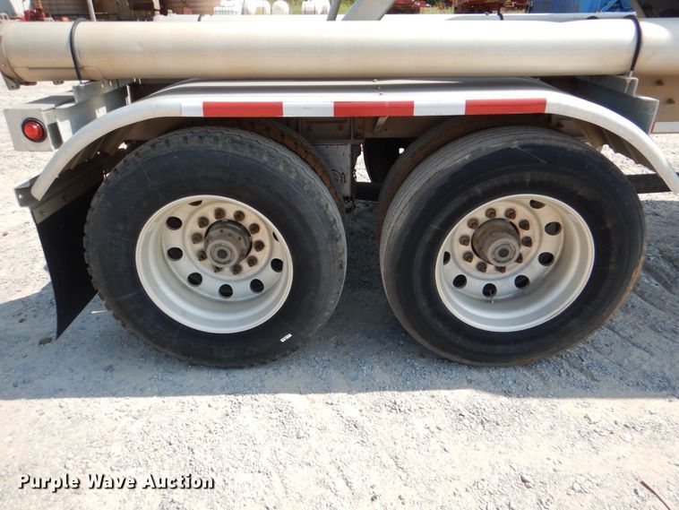 image for item DM3938 2012 Heil Trailer International  pneumatic dry bulk trailer