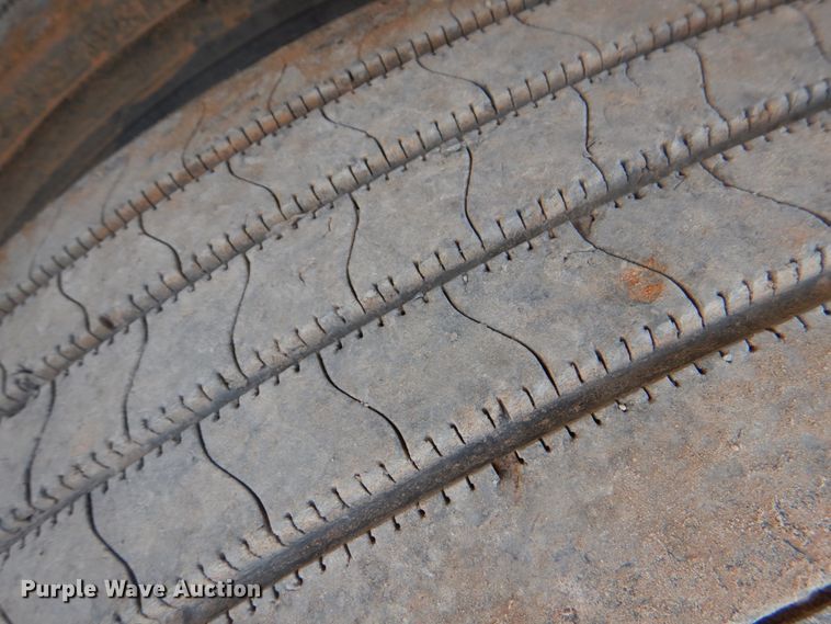 image for item DM3938 2012 Heil Trailer International  pneumatic dry bulk trailer