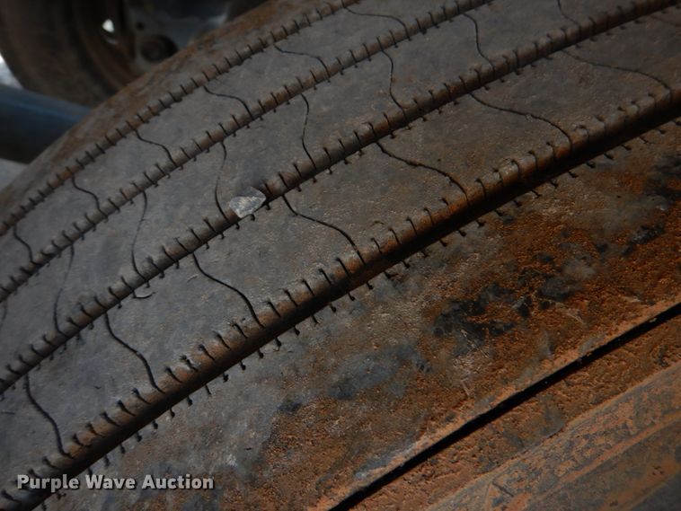 image for item DM3938 2012 Heil Trailer International  pneumatic dry bulk trailer