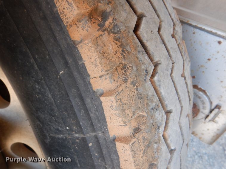 image for item DM3938 2012 Heil Trailer International  pneumatic dry bulk trailer