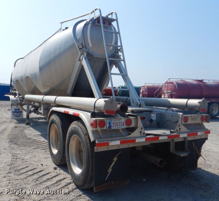 image for item DM3940 2012 Heil Trailer International  pneumatic dry bulk trailer