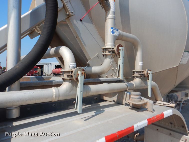 image for item DM3940 2012 Heil Trailer International  pneumatic dry bulk trailer