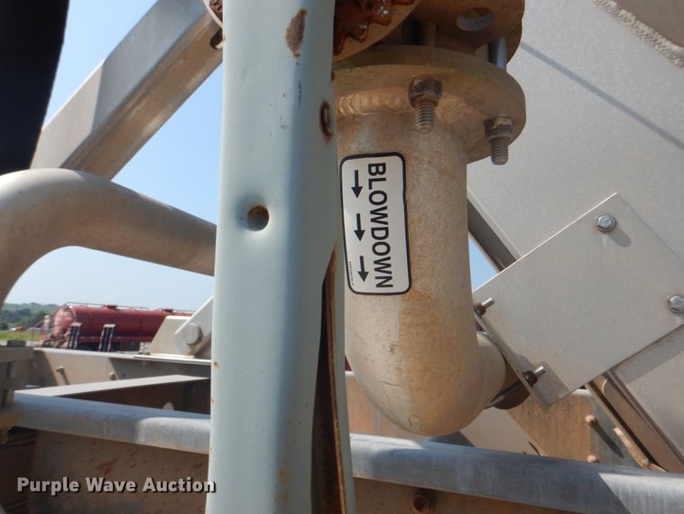 image for item DM3940 2012 Heil Trailer International  pneumatic dry bulk trailer