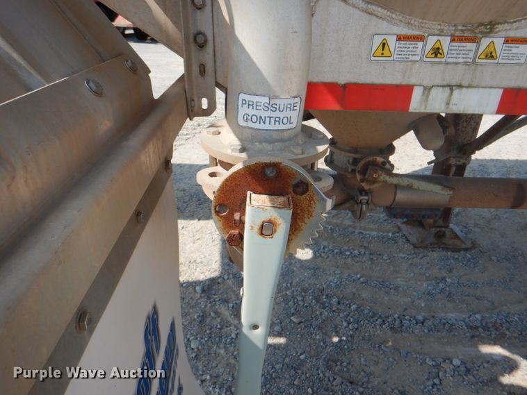 image for item DM3940 2012 Heil Trailer International  pneumatic dry bulk trailer