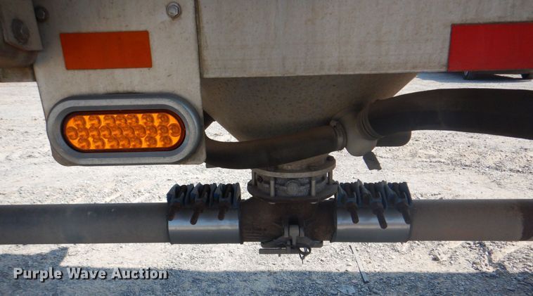 image for item DM3940 2012 Heil Trailer International  pneumatic dry bulk trailer