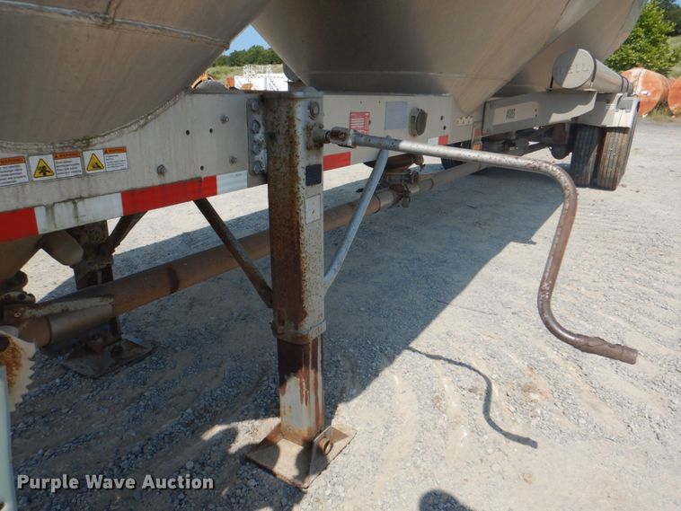 image for item DM3940 2012 Heil Trailer International  pneumatic dry bulk trailer