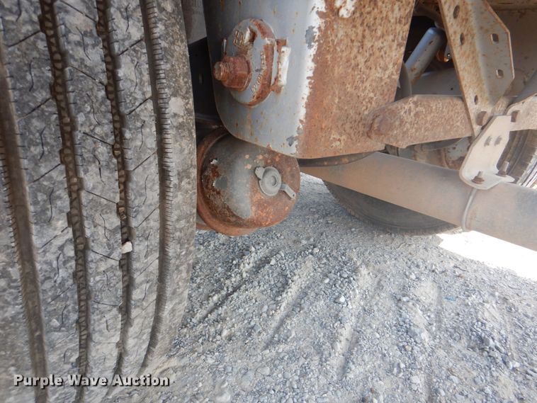 image for item DM3940 2012 Heil Trailer International  pneumatic dry bulk trailer