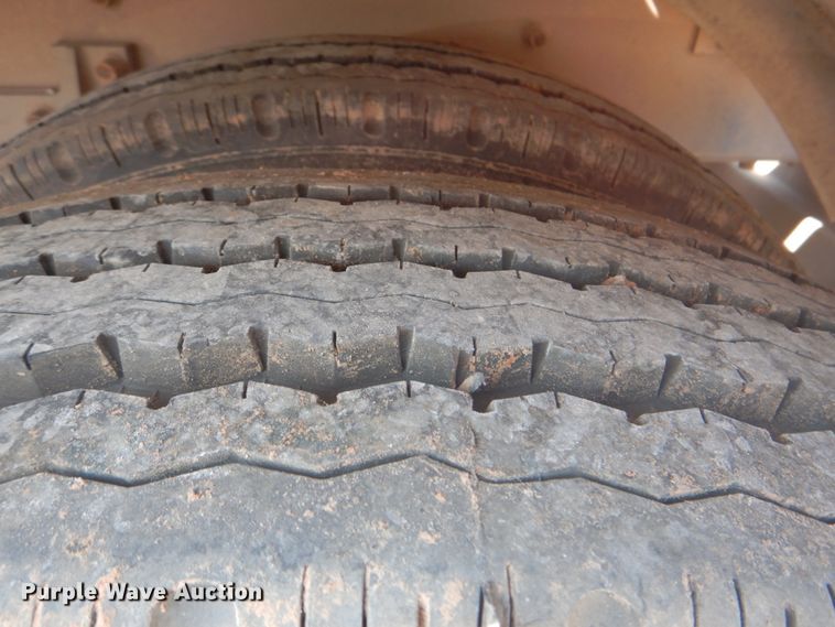 image for item DM3940 2012 Heil Trailer International  pneumatic dry bulk trailer