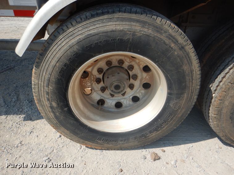 image for item DM3940 2012 Heil Trailer International  pneumatic dry bulk trailer