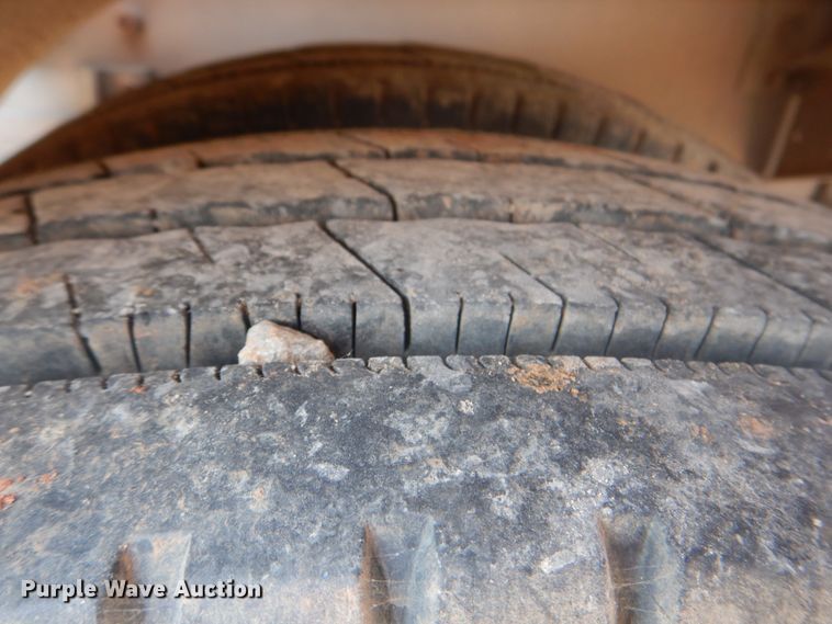 image for item DM3940 2012 Heil Trailer International  pneumatic dry bulk trailer