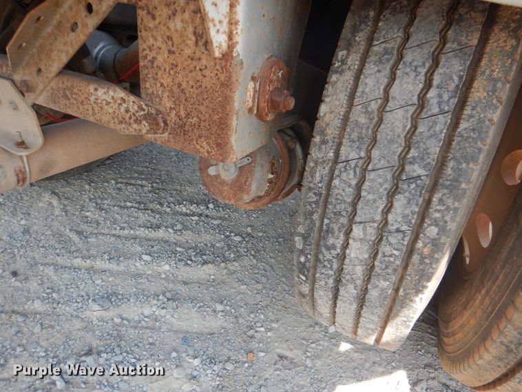 image for item DM3940 2012 Heil Trailer International  pneumatic dry bulk trailer