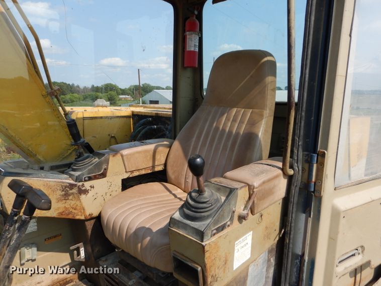 image for item DM4325 1987 Komatsu PC120-3  excavator