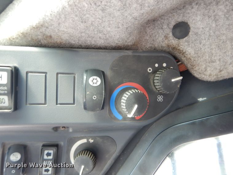 image for item DM4326 2011 John Deere 333D  tracked skid steer loader