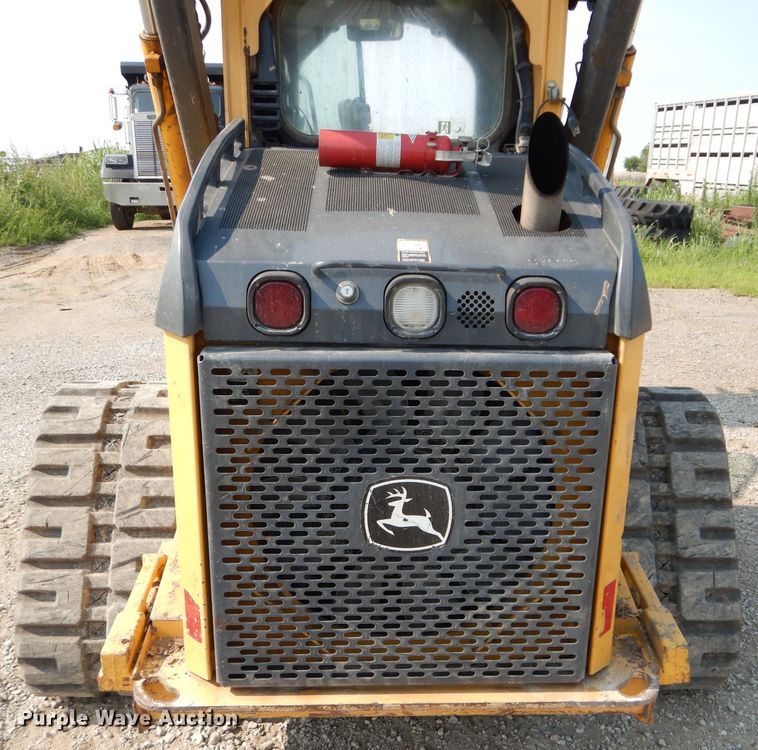 image for item DM4326 2011 John Deere 333D  tracked skid steer loader
