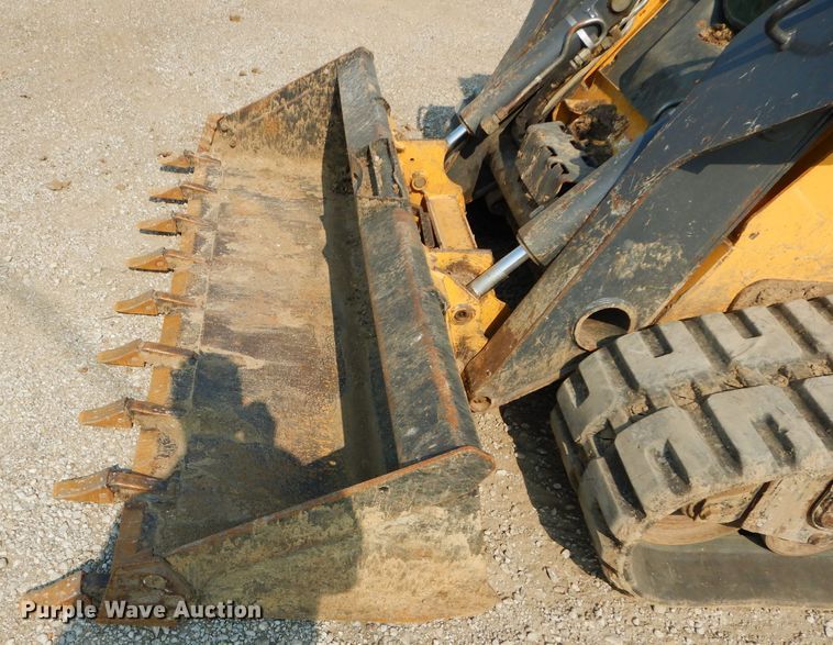 image for item DM4326 2011 John Deere 333D  tracked skid steer loader