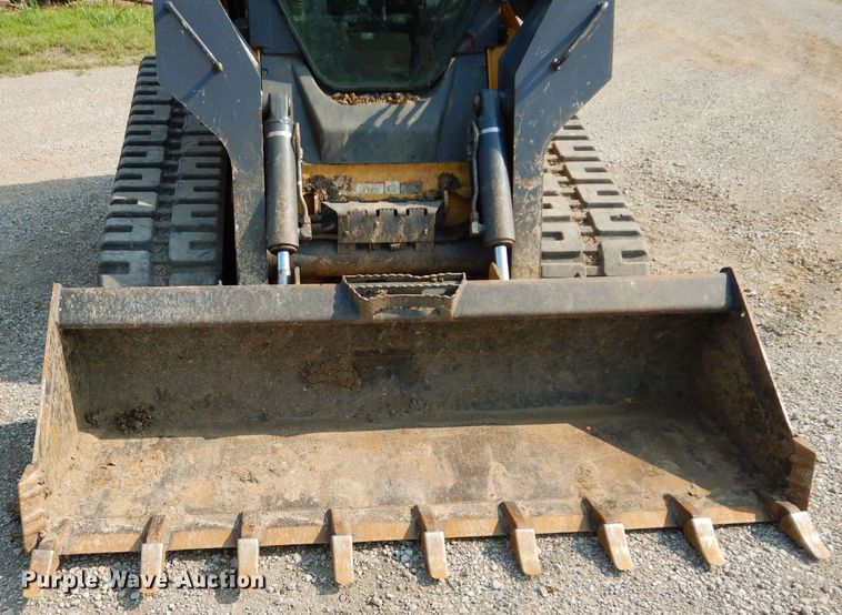 image for item DM4326 2011 John Deere 333D  tracked skid steer loader