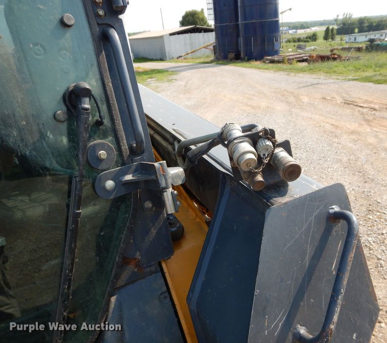 image for item DM4326 2011 John Deere 333D  tracked skid steer loader