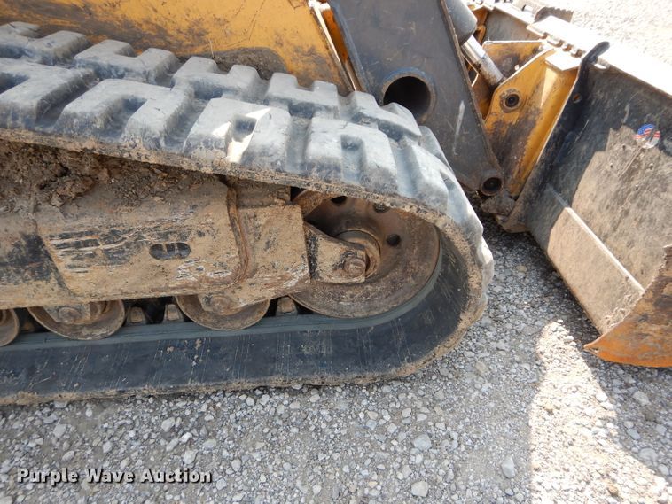 image for item DM4326 2011 John Deere 333D  tracked skid steer loader