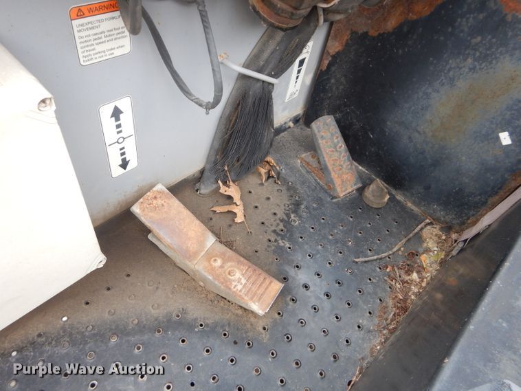 image for item DM4331 2005 Palfinger CR50  forklift