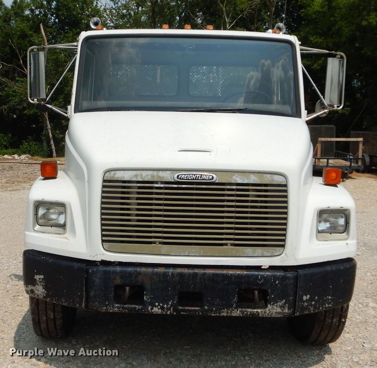 image for item DM4332 2001 Freightliner FL70  flatbed truck