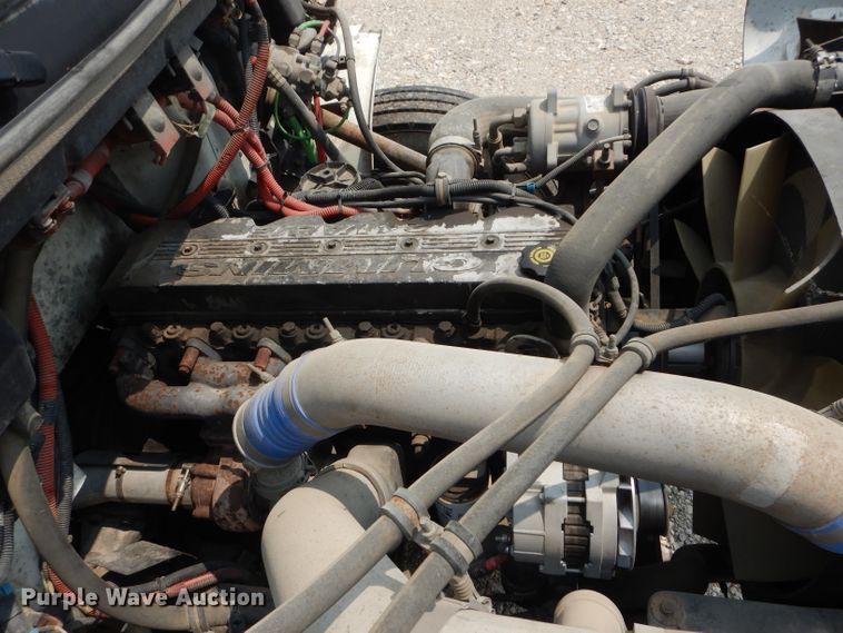 image for item DM4332 2001 Freightliner FL70  flatbed truck