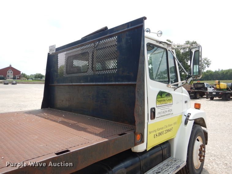 image for item DM4332 2001 Freightliner FL70  flatbed truck