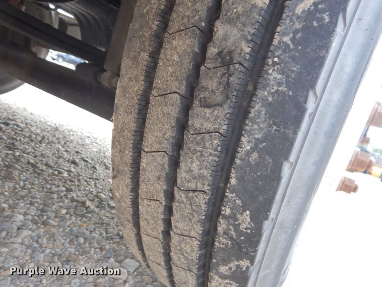 image for item DM4332 2001 Freightliner FL70  flatbed truck