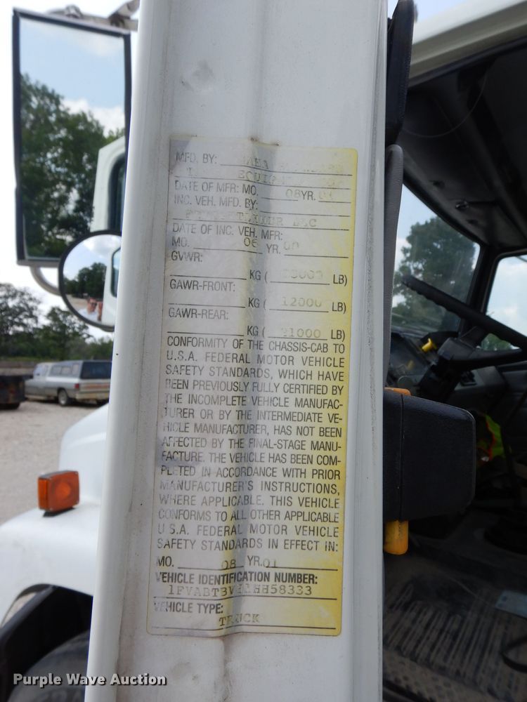 image for item DM4332 2001 Freightliner FL70  flatbed truck