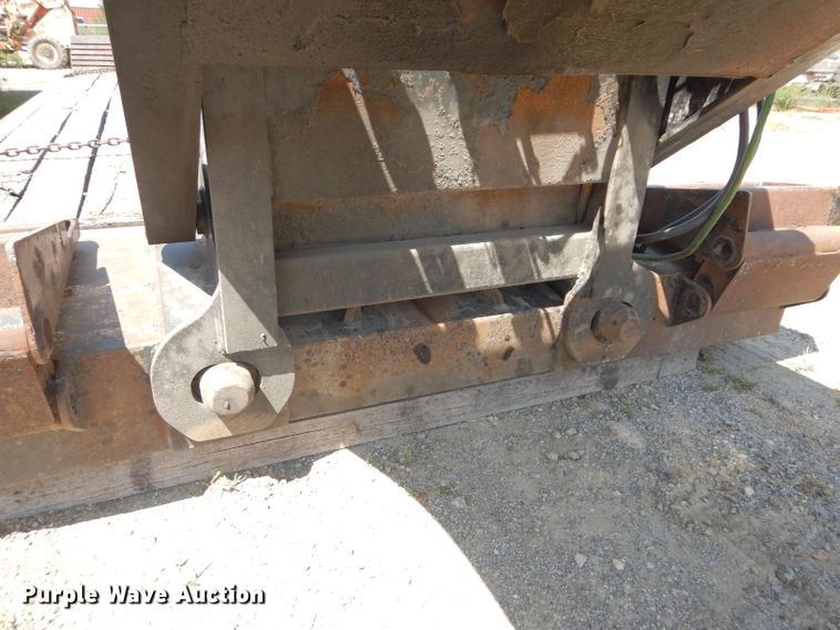 image for item DM4338 1999 Talbert T3DW-50SA-HRG-1-11  lowboy equipment trailer