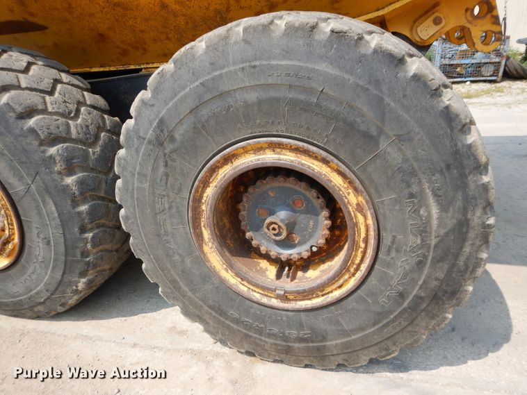 image for item DM4345 2004 Komatsu HM300-1  haul truck