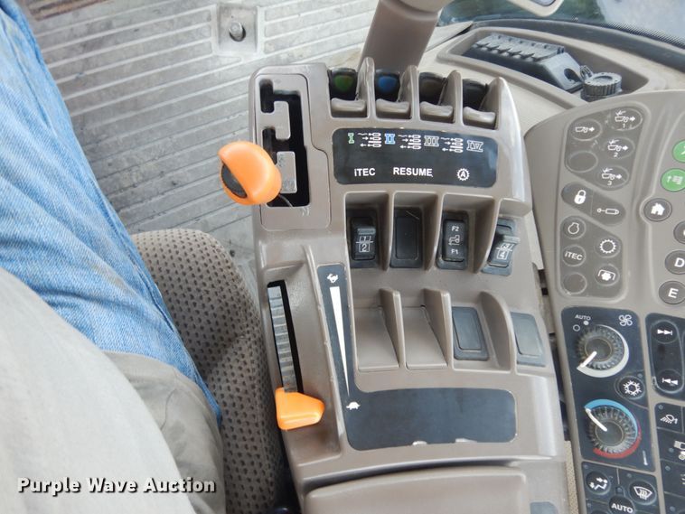 image for item DM6322 2013 John Deere 9560R  Scraper Special 4WD tractor