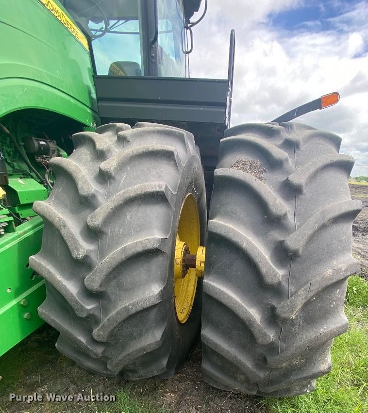 image for item DM6322 2013 John Deere 9560R  Scraper Special 4WD tractor