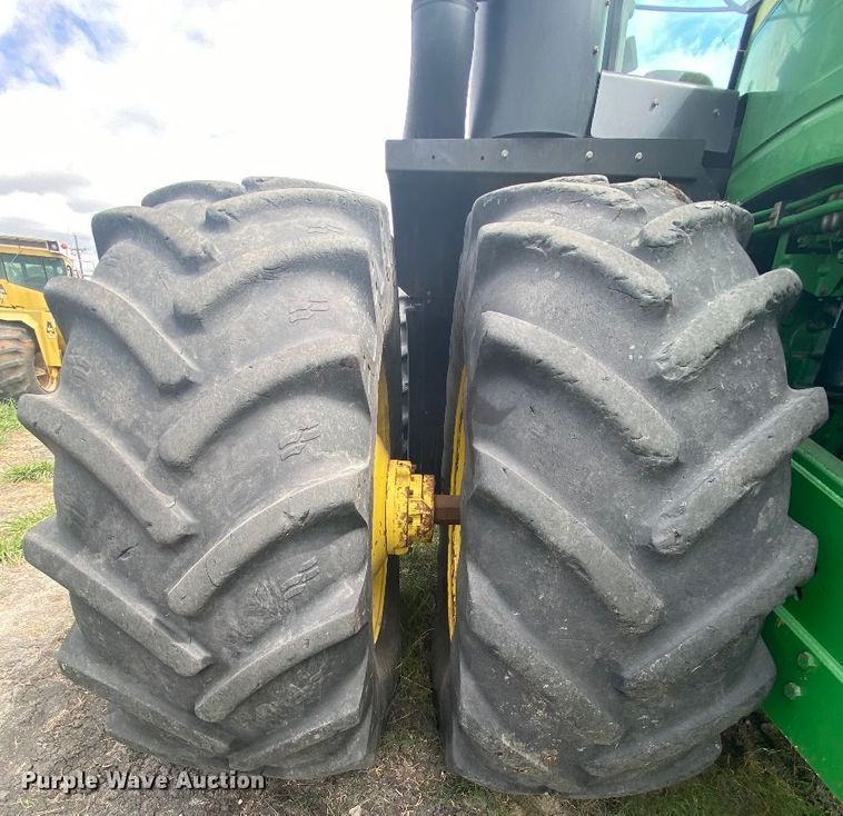 image for item DM6322 2013 John Deere 9560R  Scraper Special 4WD tractor