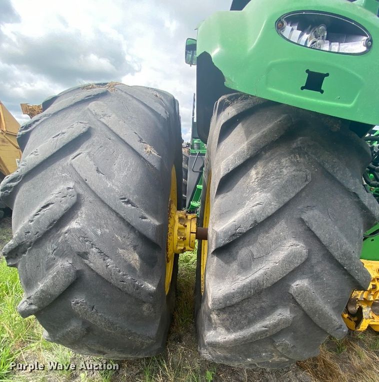 image for item DM6322 2013 John Deere 9560R  Scraper Special 4WD tractor