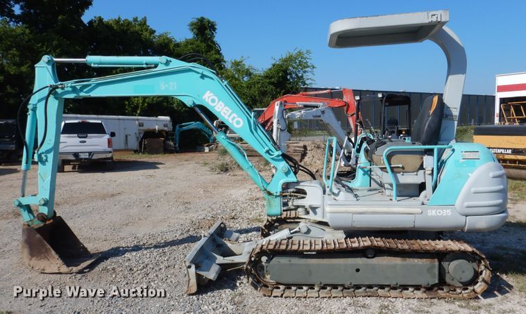 image for item DM6334 1995 Kobelco SK035  mini excavator