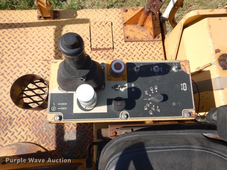 image for item DM6336 1996 Caterpillar CB-534B  double drum vibratory roller