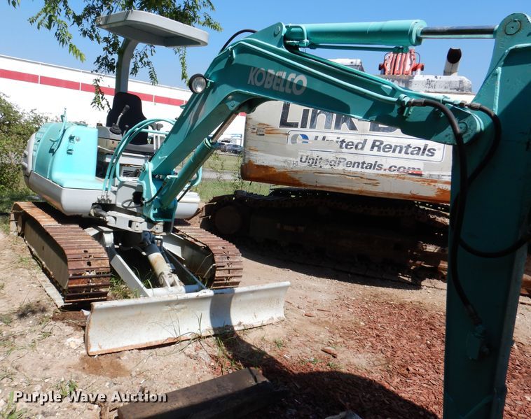 image for item DM6339 1994 Kobelco SK035  mini excavator