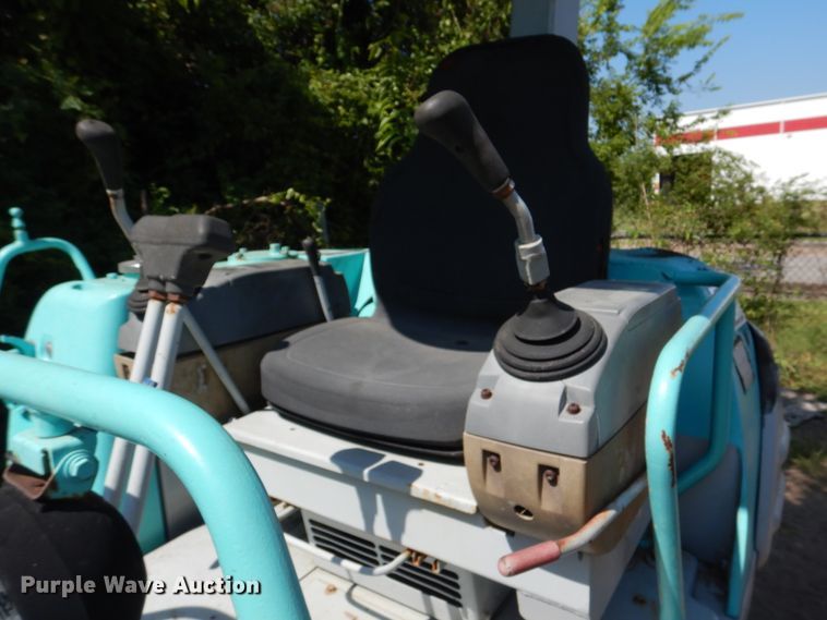 image for item DM6339 1994 Kobelco SK035  mini excavator