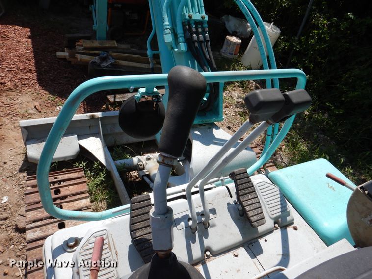 image for item DM6339 1994 Kobelco SK035  mini excavator