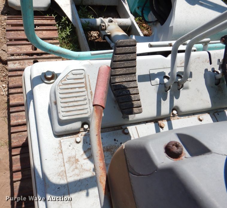 image for item DM6339 1994 Kobelco SK035  mini excavator