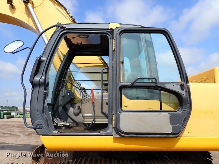 image for item DN1792 2005 John Deere 330C LC  excavator