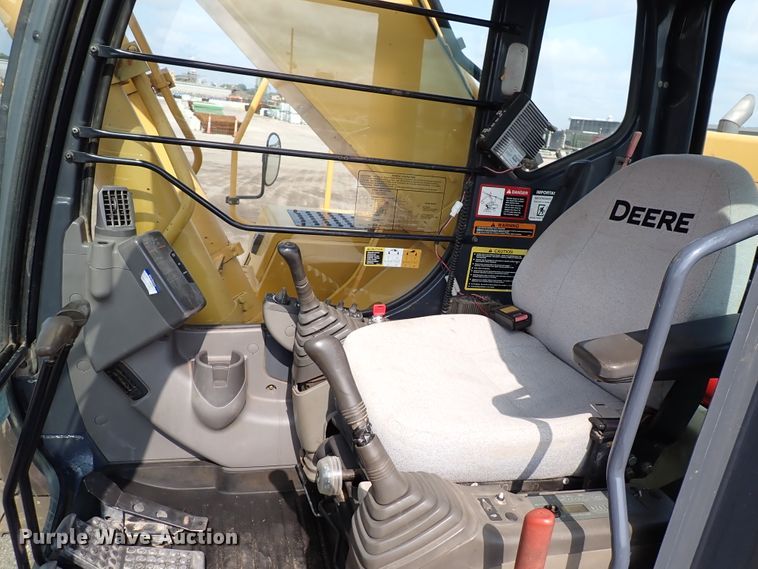 image for item DN1792 2005 John Deere 330C LC  excavator