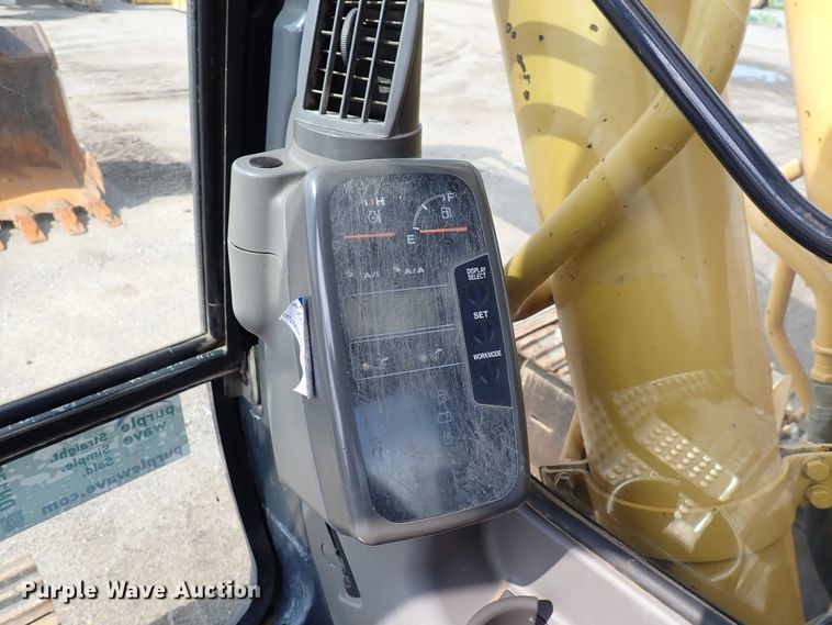 image for item DN1792 2005 John Deere 330C LC  excavator