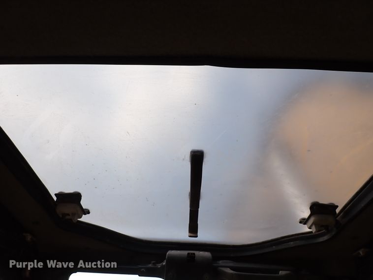 image for item DN1792 2005 John Deere 330C LC  excavator