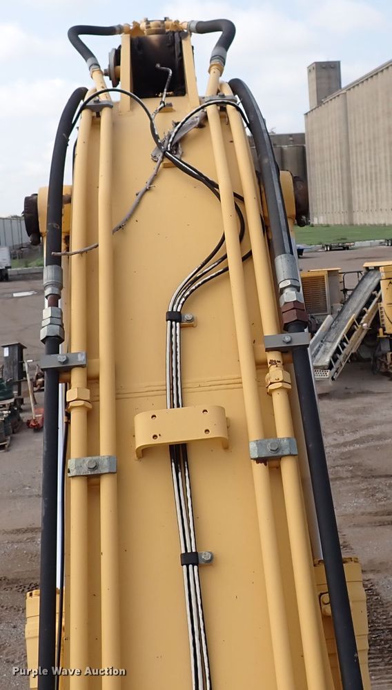 image for item DN1792 2005 John Deere 330C LC  excavator