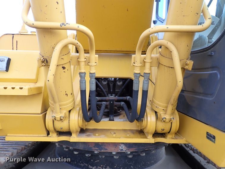 image for item DN1792 2005 John Deere 330C LC  excavator