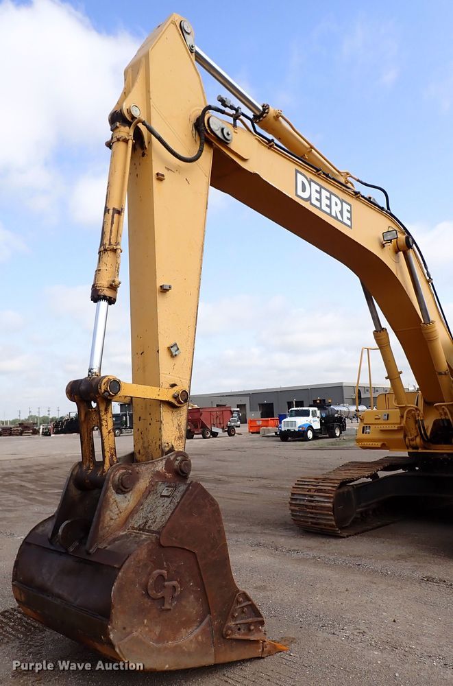 image for item DN1792 2005 John Deere 330C LC  excavator