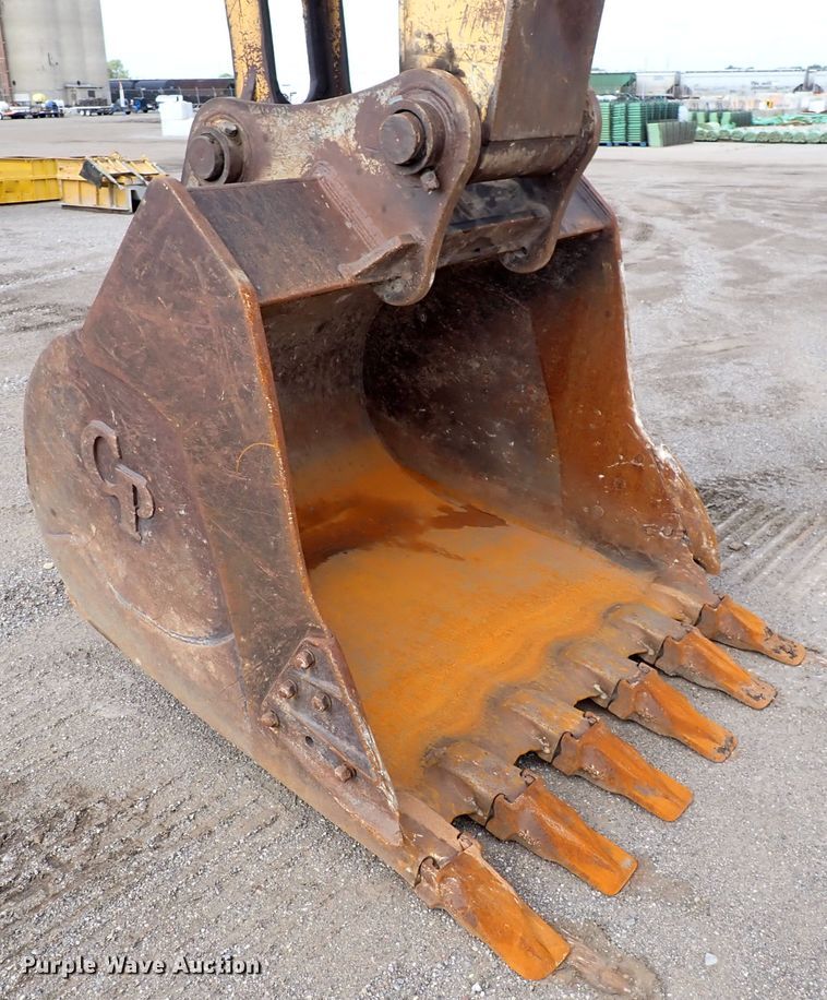 image for item DN1792 2005 John Deere 330C LC  excavator